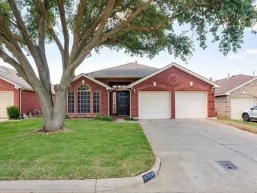 6708 Stockton Drive, Fort Worth, TX 76132