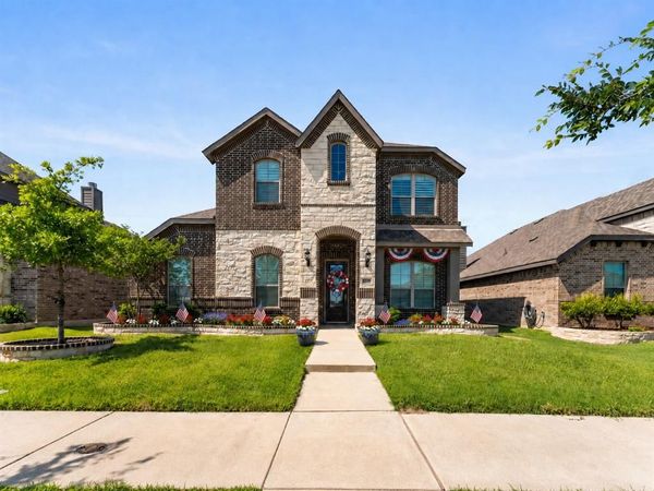 499 Washington Avenue, Waxahachie, TX 75165