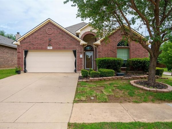 3300 Stonecrop Trail, Denton, TX 76226