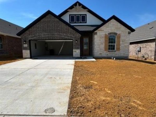3522 Helena Street, Gainesville, TX 76240