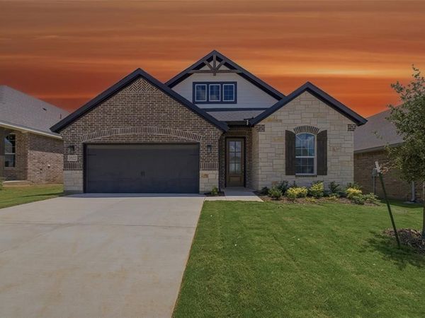 3522 Helena Street, Gainesville, TX 76240