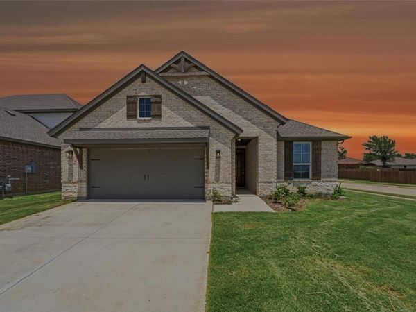 3415 Helena Street, Gainesville, TX 76240