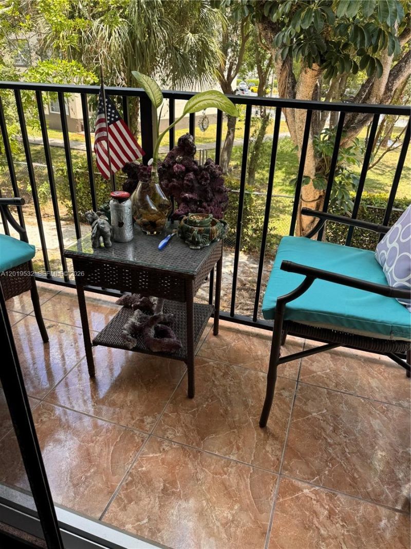 7115 NW 179th St , Unit 207, Hialeah, FL 33015 Photo