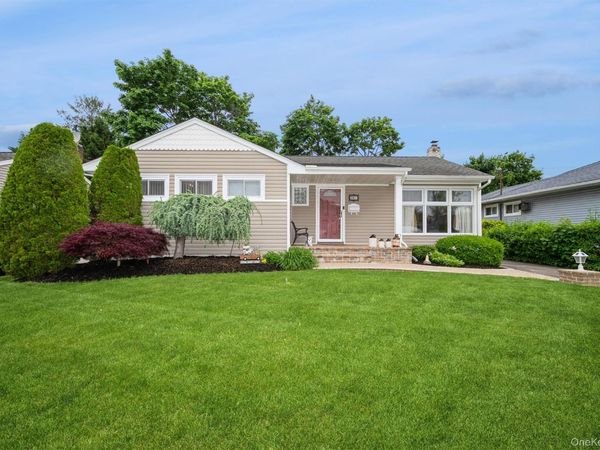 361 Spruce Lane, East Meadow, NY 11554
