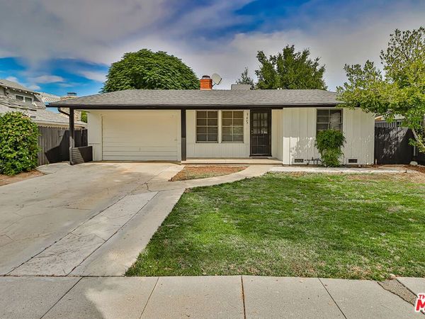 21905 Viscanio Road, Woodland Hills, CA 91364