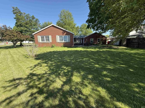 119 E Beckley Street, Royal Center, IN 46978