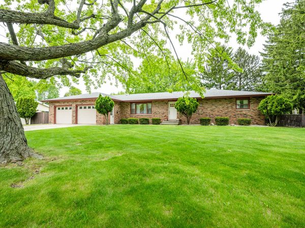 1719 Santa Maria Drive, Stevensville, MI 49127
