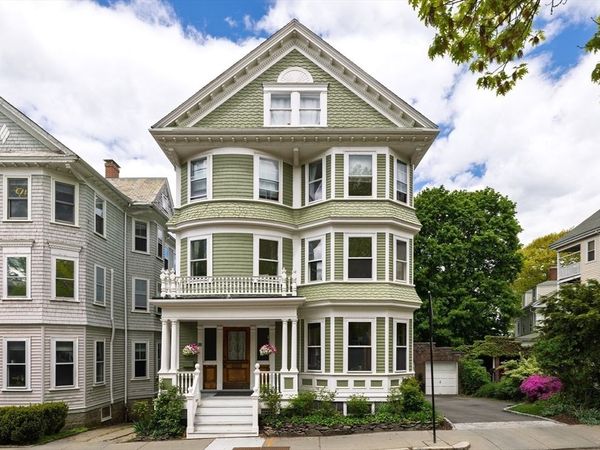 255 Walnut St, Unit B, Brookline, MA 02445