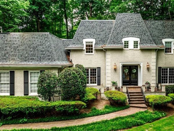 1382 W Wesley Road NW, Atlanta, GA 30327