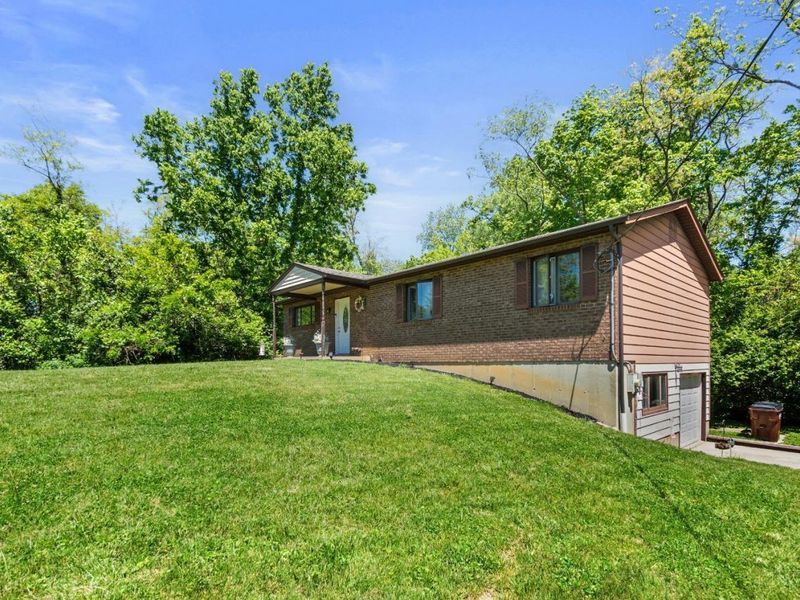 9406 Swigert Road, Loveland, OH 45140 Photo 2