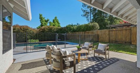1812 Summerhill Dr, Roseville, CA 95661 Photo