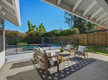 1812 Summerhill Dr, Roseville, CA 95661 Photo