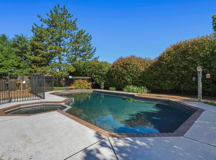 1812 Summerhill Dr, Roseville, CA 95661 Photo