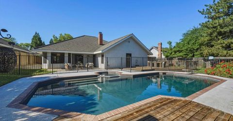 1812 Summerhill Dr, Roseville, CA 95661 Photo
