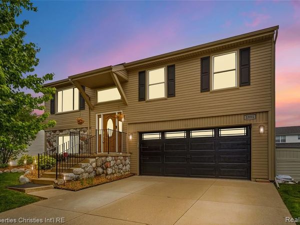 1991 W Williams Circle, Westland, MI 48186