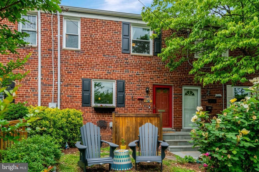 2932 Sycamore Street, Alexandria, VA 22305 Main Photo