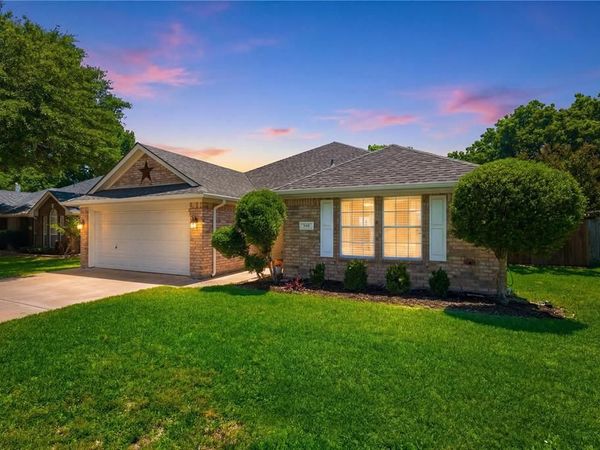 348 Meador Lane, Burleson, TX 76028