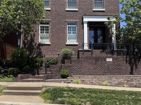 8027 Wyngate Circle, Newburgh, IN 47630