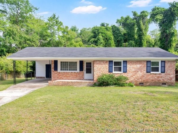 2627 Dumbarton Road, Fayetteville, NC 28306