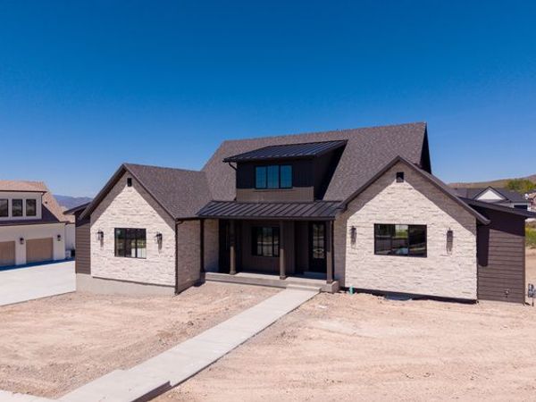 881 E 100 N, Hyde Park, UT 84318