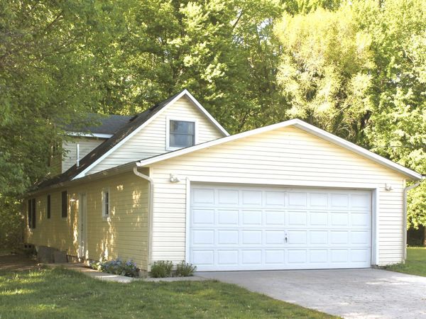 12768 Valley Drive, Wayland, MI 49348
