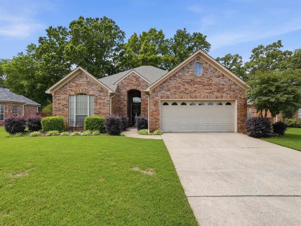 1115 Westfield Dr, Conway, AR 72034