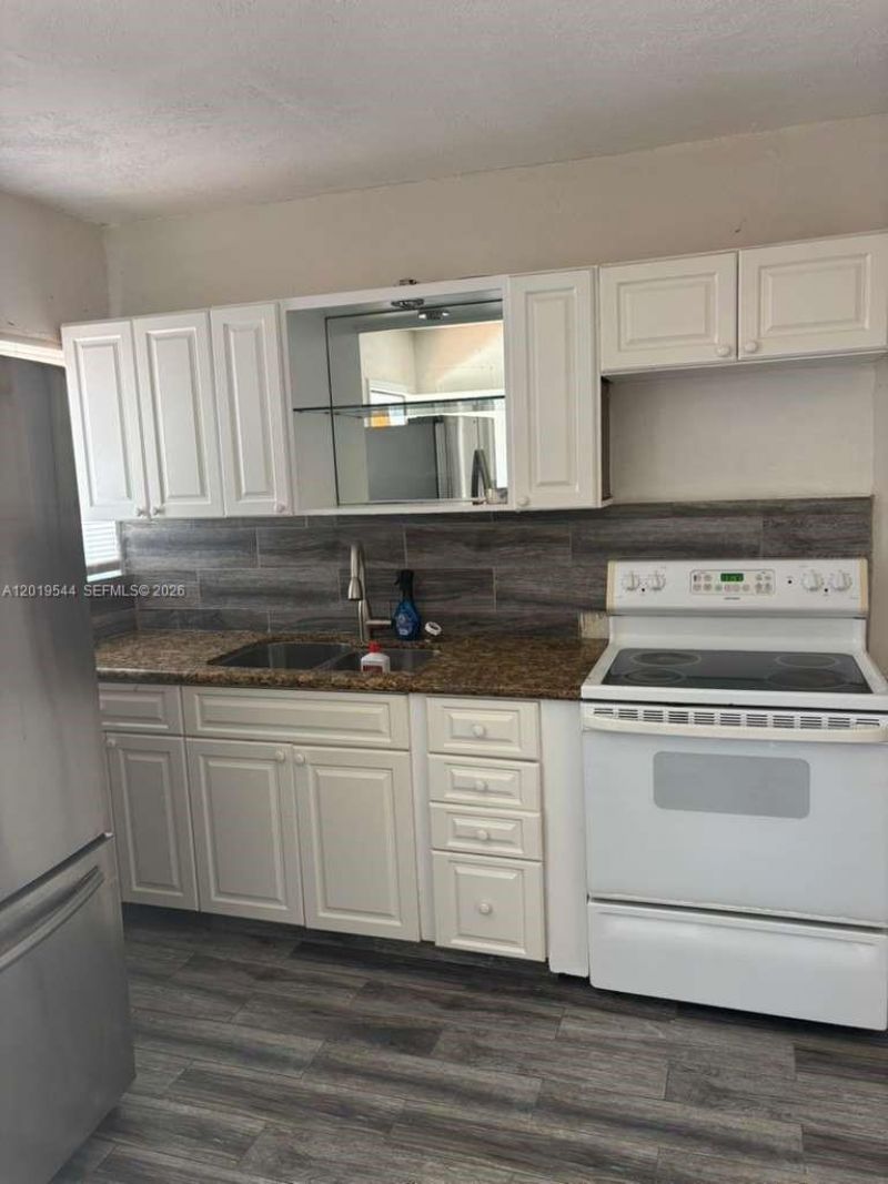 1447 NW 98th St, Miami, FL 33147 Photo