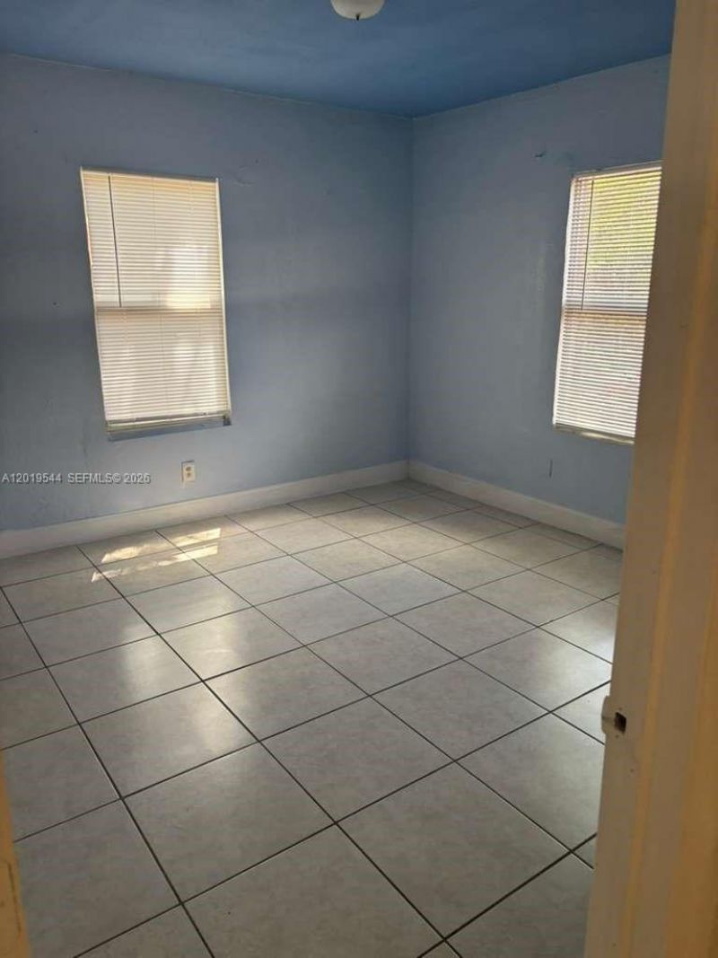 1447 NW 98th St, Miami, FL 33147 Photo
