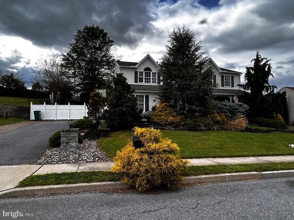 4990 PHEASANT RUN COURT, DOUGLASSVILLE, PA 19518