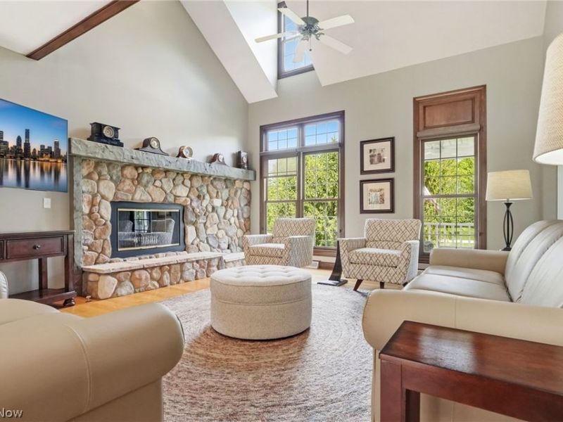 18130 Greatwood Lane, Chagrin Falls, OH 44023 Photo 3