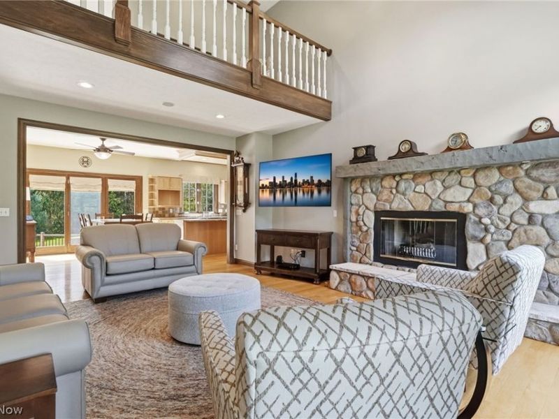 18130 Greatwood Lane, Chagrin Falls, OH 44023 Photo 5