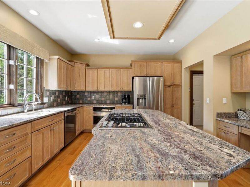 18130 Greatwood Lane, Chagrin Falls, OH 44023 Photo 8