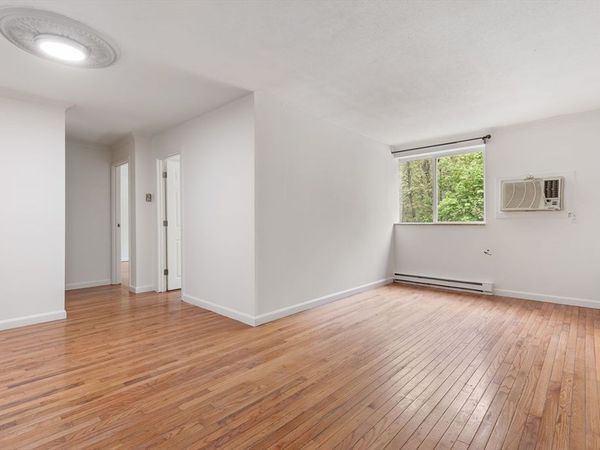 17 Weld St, Unit 11, Framingham, MA 01702
