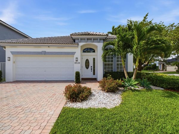 8534 Vía D Oro, Boca Raton, FL 33433