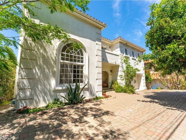 23665 Summit, Calabasas, CA 91302