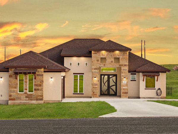 140 Summer Meadow Dr, La Vernia, TX 78121