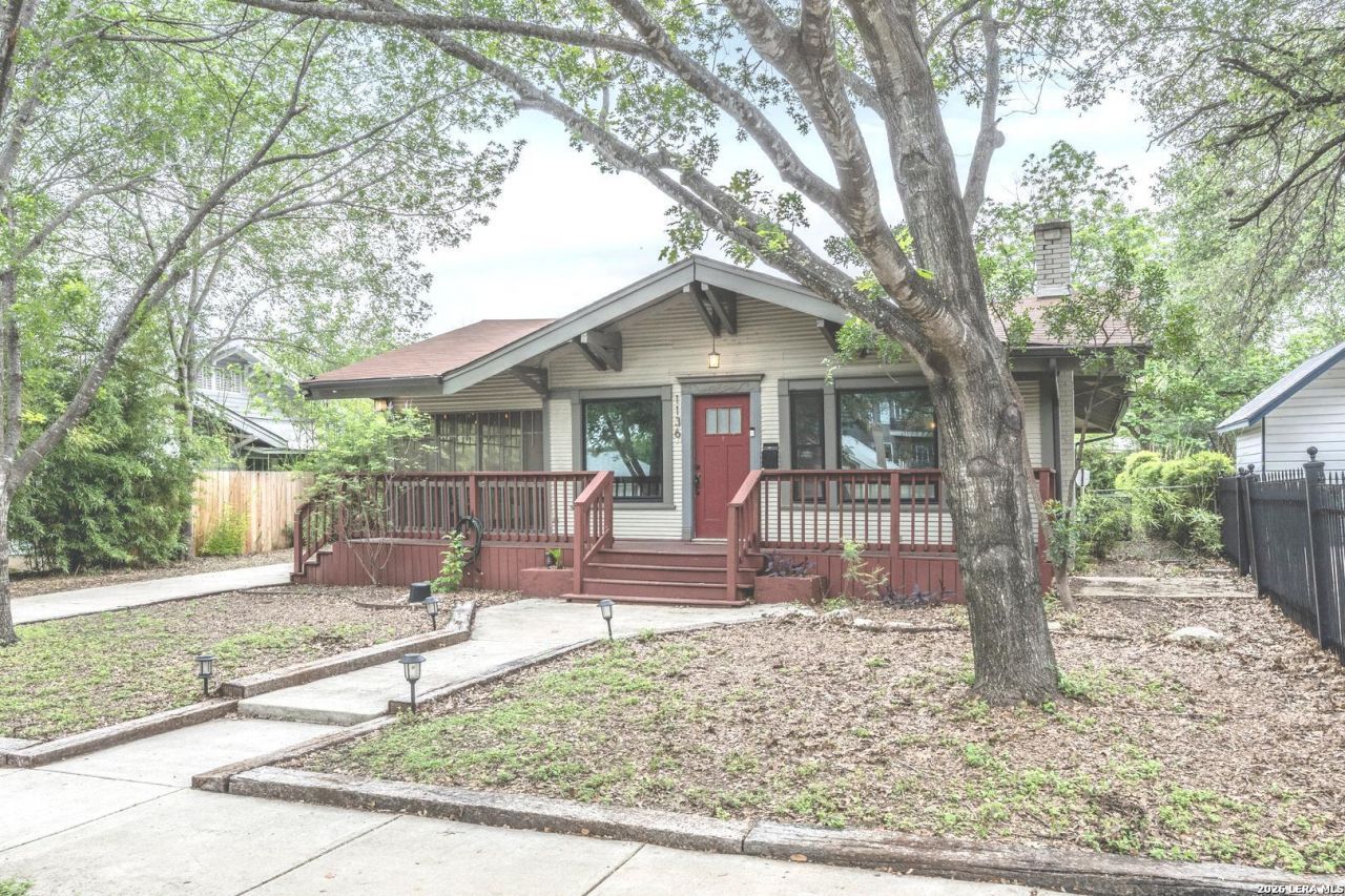 1136 W Russell, San Antonio, TX 78201 Main Photo