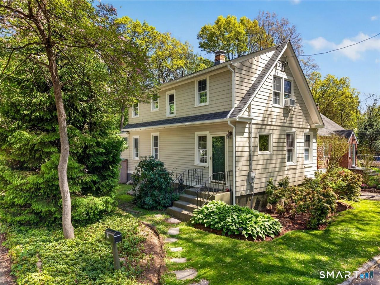 41 Barrett, Hamden, CT 06517 Main Photo