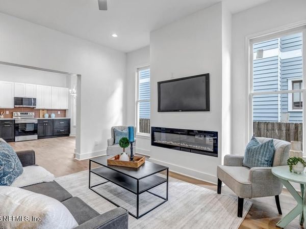 1827 N MARKET Street, Jacksonville, FL 32206