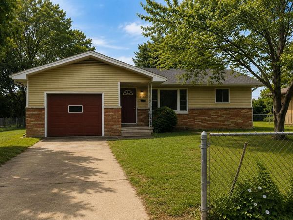 2140 N Kentwood Avenue , Springfield, MO 65803