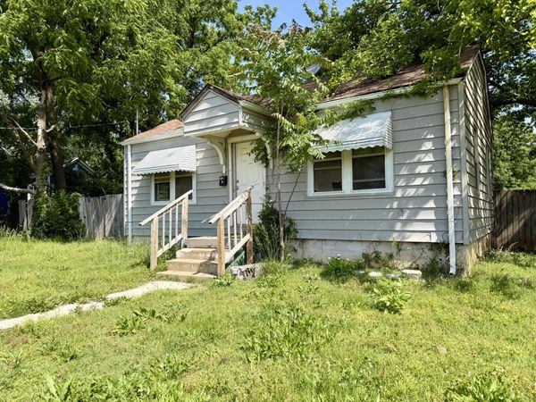 815 E Locust Street , Springfield, MO 65803
