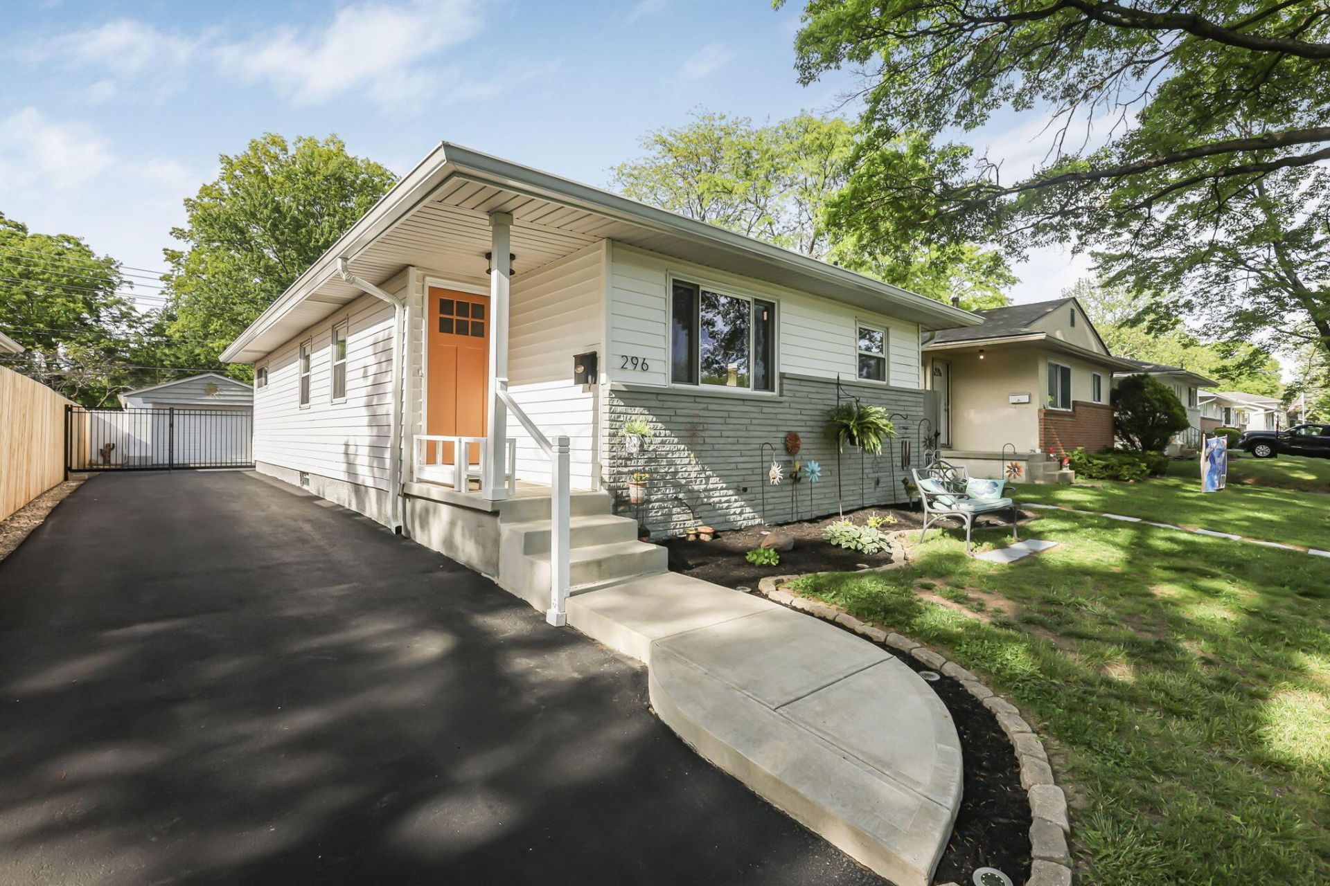 296 E Stanton Avenue, Columbus, OH 43214 Main Photo