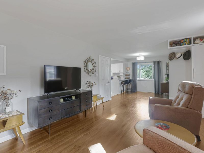 296 E Stanton Avenue, Columbus, OH 43214 Photo 8