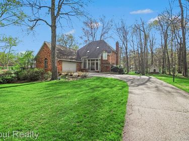 3575 Clark Circle, Commerce Twp, MI 48382