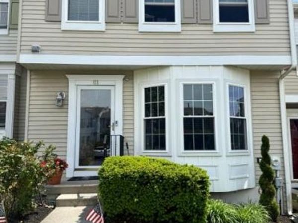 81 PEBBLE LANE, BLACKWOOD, NJ 08012