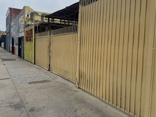 8132 S Central, Los Angeles, CA 90001