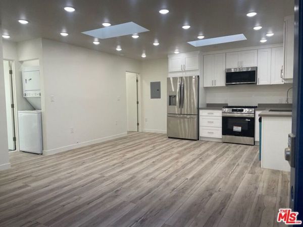 2025 Ocean Park Boulevard, Unit B, Santa Monica, CA 90405