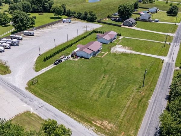 58 Lambs Ferry Rd , Leoma, TN 38468
