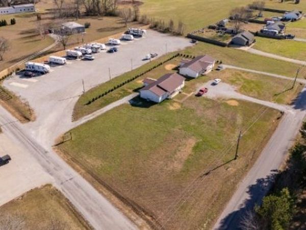 58 Lambs Ferry Rd , Leoma, TN 38468