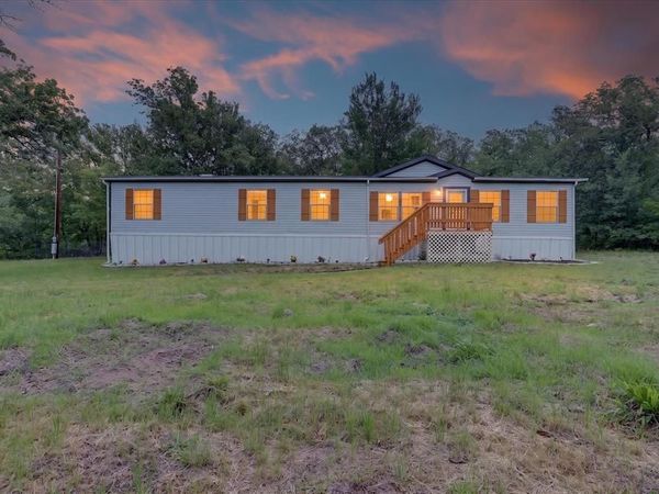 1270 Private Road 3627, Springtown, TX 76082